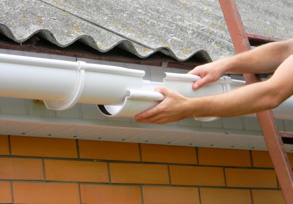 Cost of Gutter Hanging in Kalamazoo